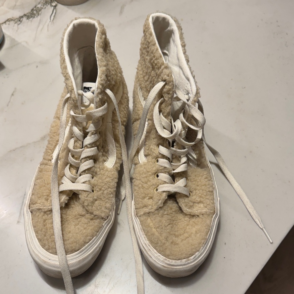 Vans Cozy Hug Sk8-Hi Tapered Shoe